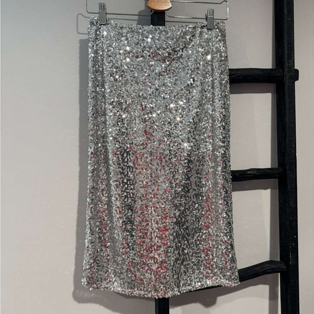 Halogen Silver Sequin Midi Pencil Skirt Size Small Zipper Enclosure Stretch fit
